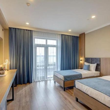 Sara Boutique Hotel Bisjkek Buitenkant foto