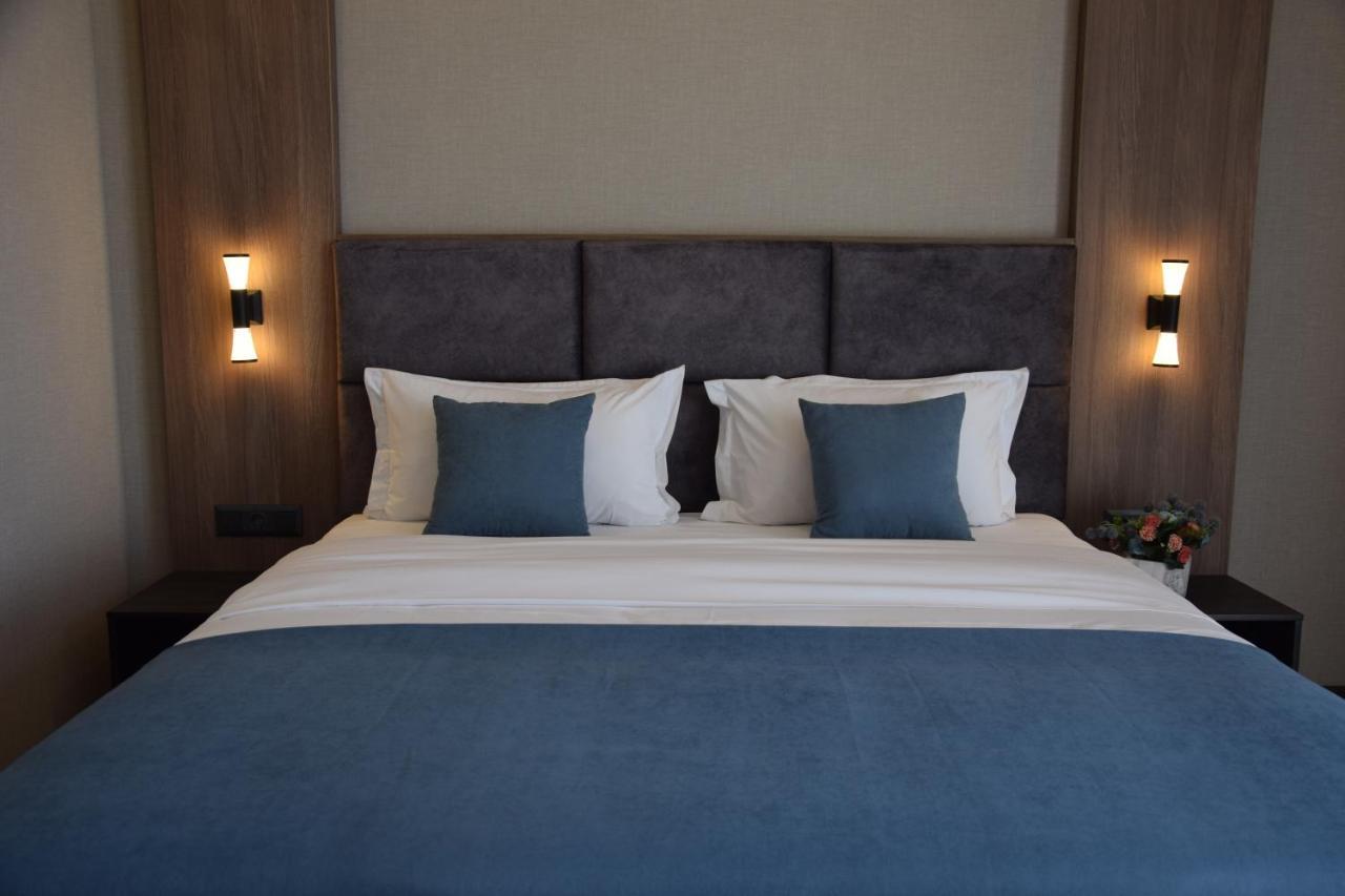 Sara Boutique Hotel Bisjkek Buitenkant foto