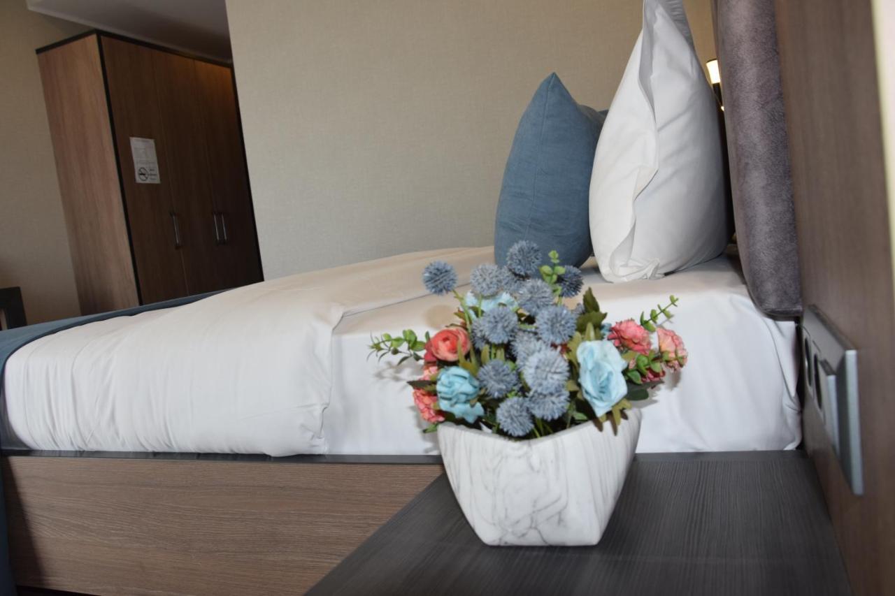Sara Boutique Hotel Bisjkek Buitenkant foto