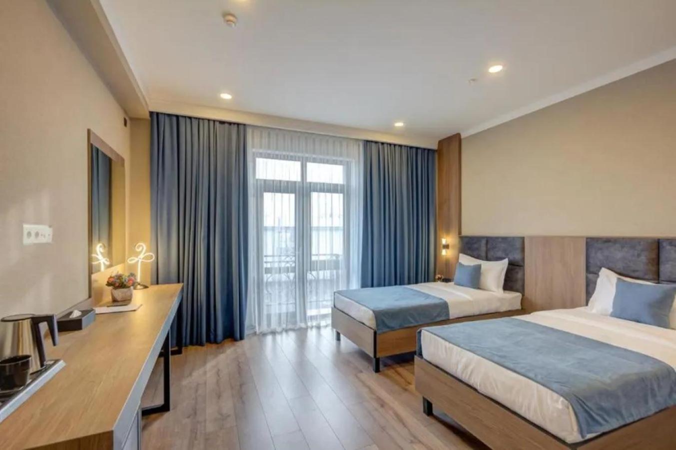 Sara Boutique Hotel Bisjkek Buitenkant foto