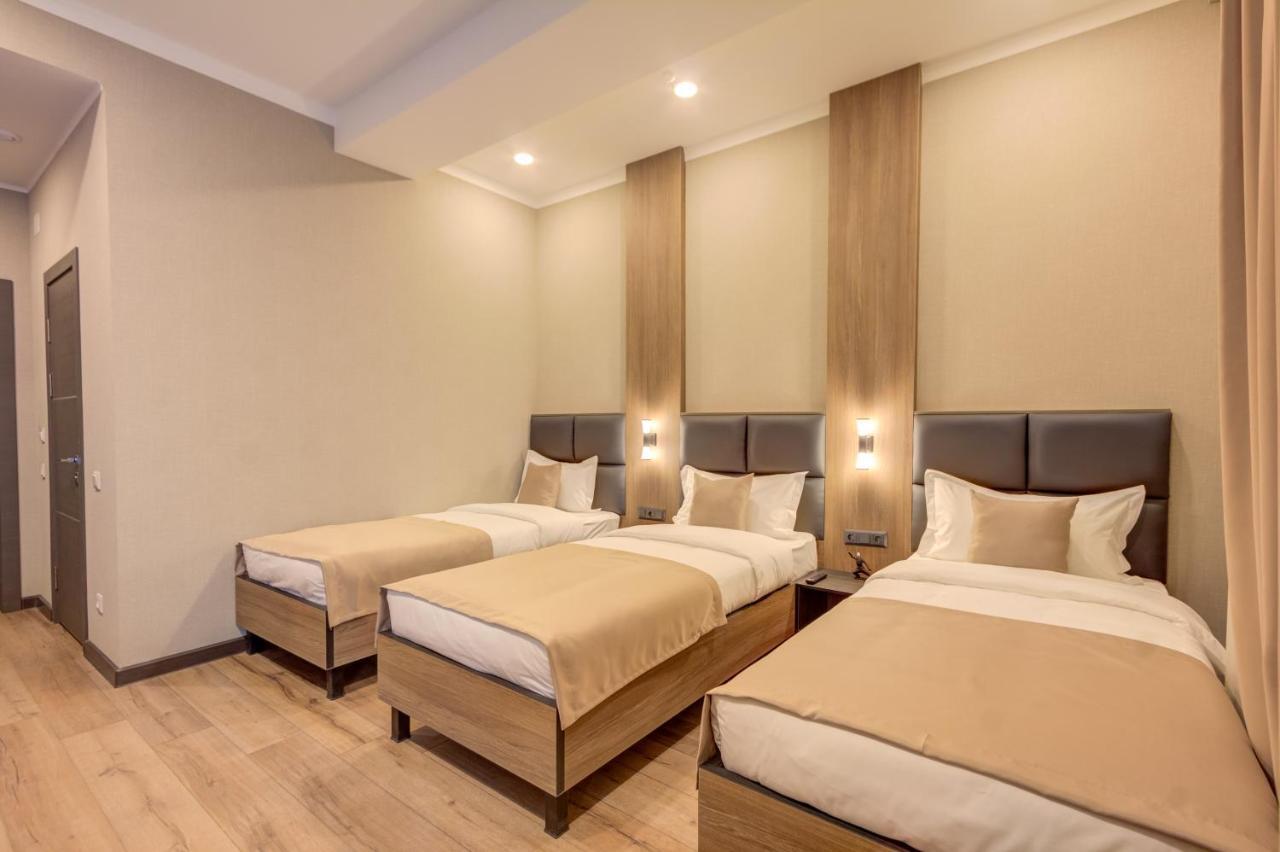 Sara Boutique Hotel Bisjkek Buitenkant foto