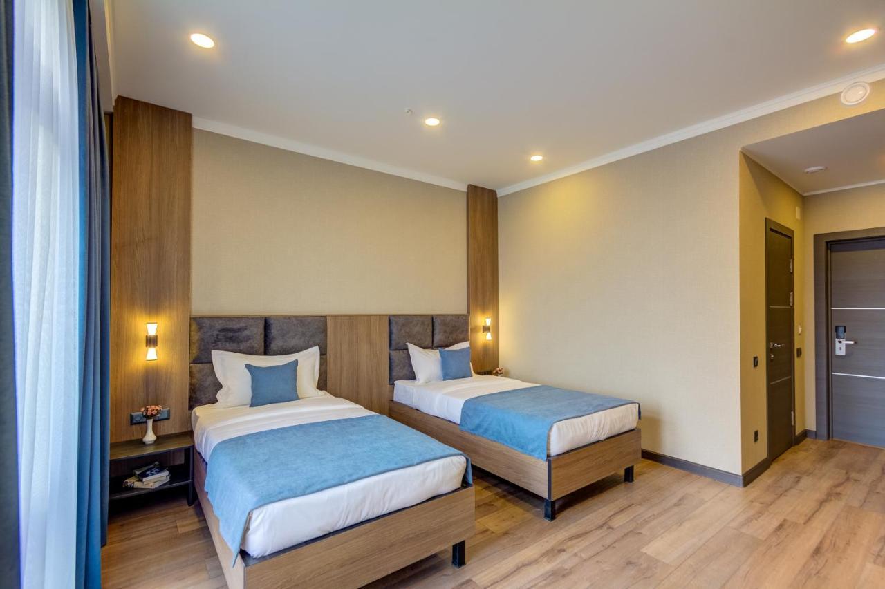 Sara Boutique Hotel Bisjkek Buitenkant foto