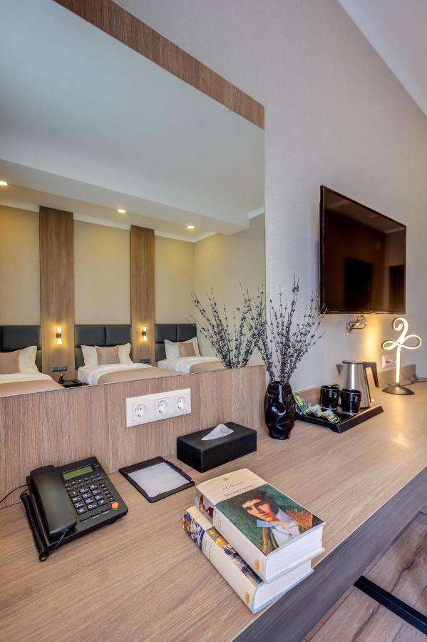 Sara Boutique Hotel Bisjkek Buitenkant foto