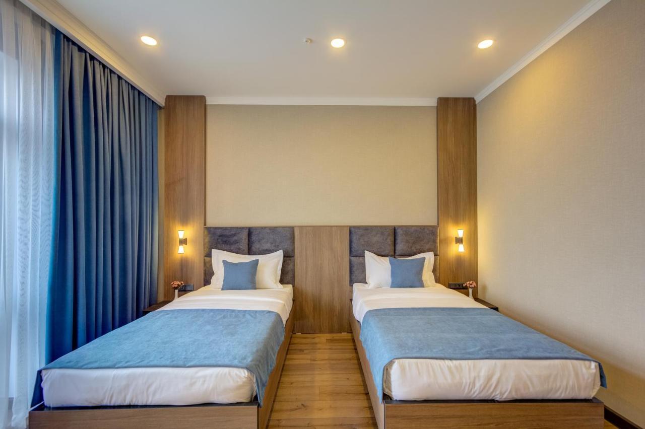 Sara Boutique Hotel Bisjkek Buitenkant foto