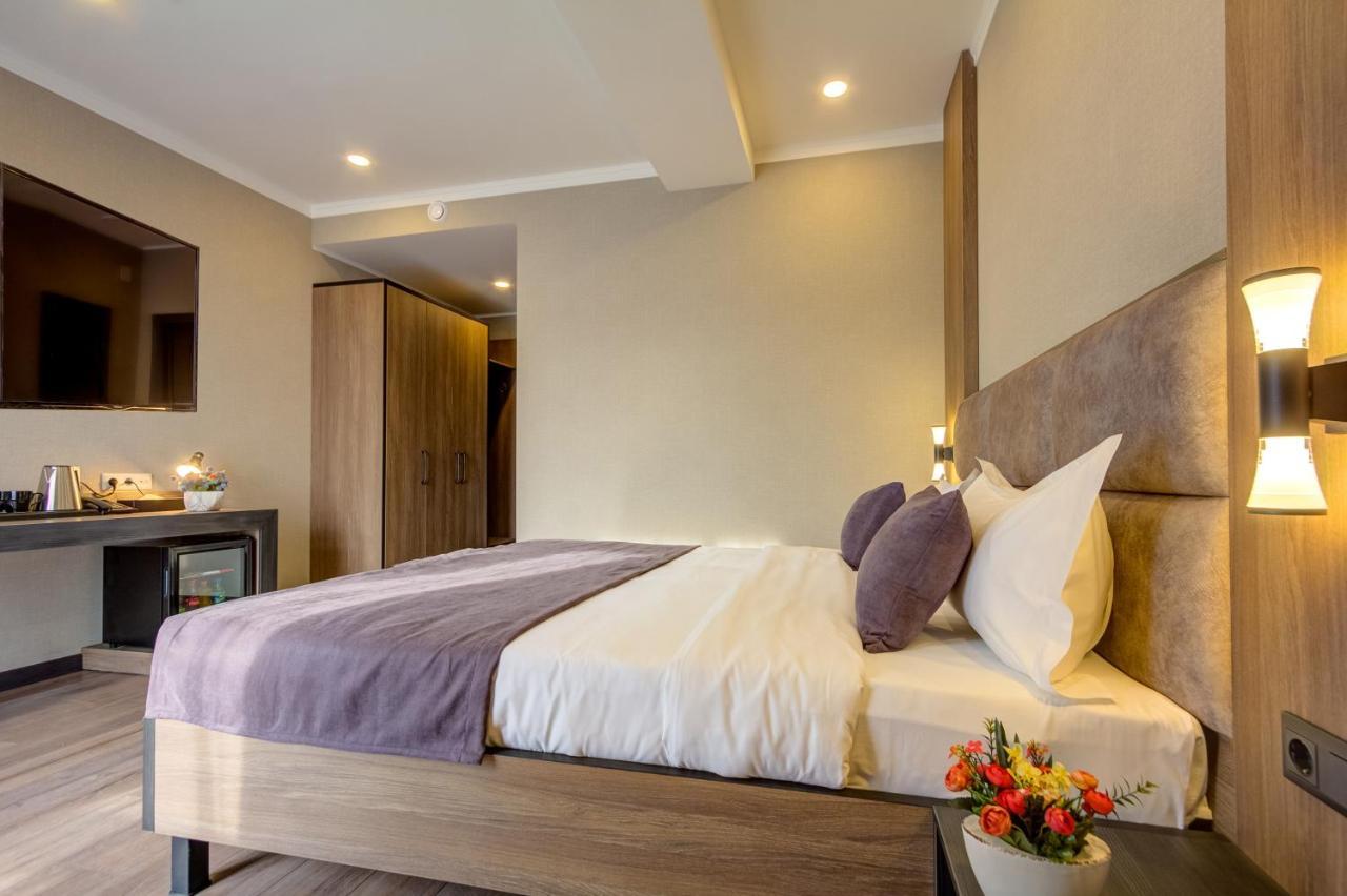 Sara Boutique Hotel Bisjkek Buitenkant foto
